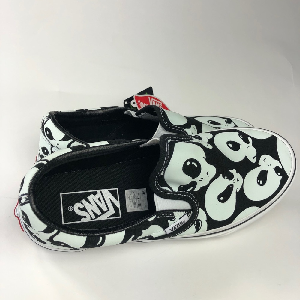 Vans Off The Wall Classic Slip On ‘Alien Ghosts’ - Picture 8 of 10